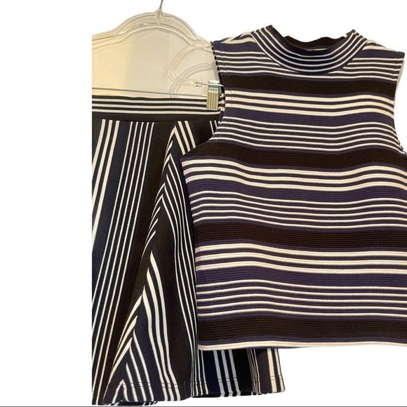 H&M 2 piece outfit. Shirt and skirt navy blue and white - Picture 16 of 16